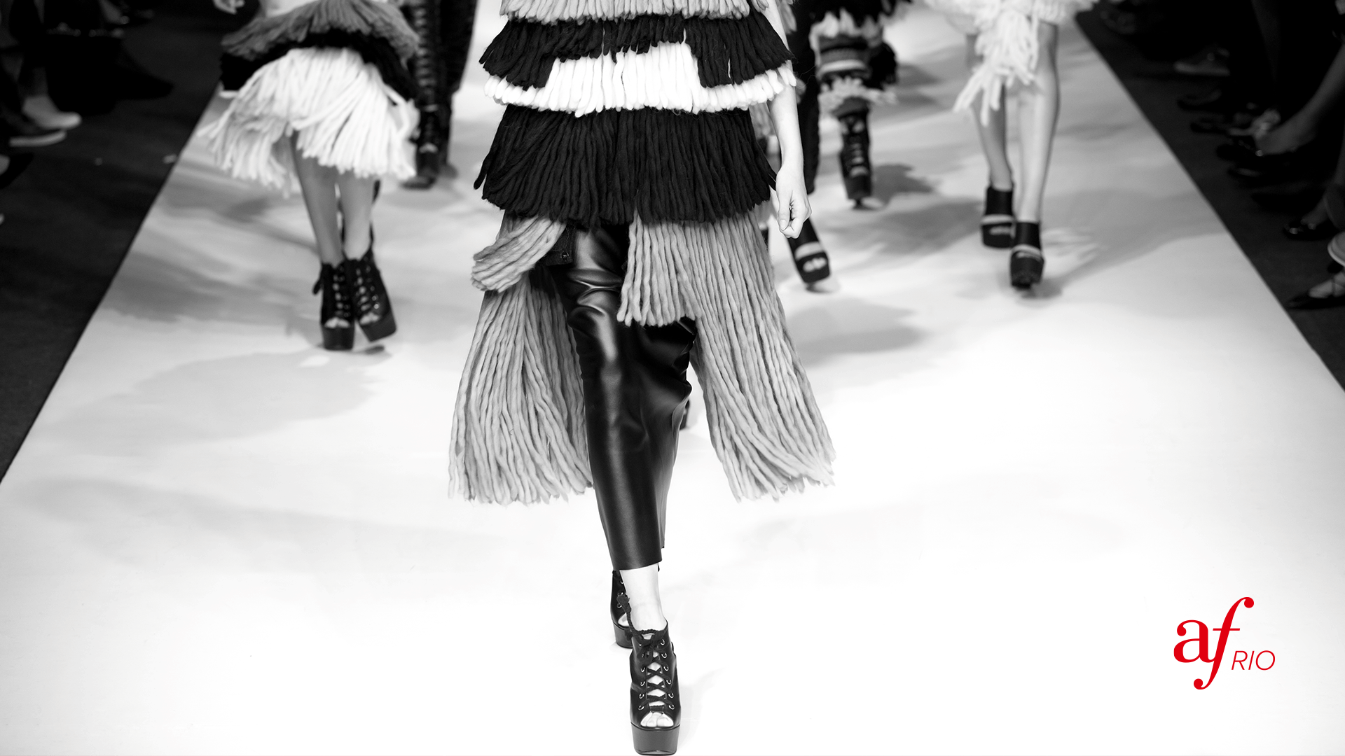 Moda Francesa: Marcas, Estilistas, Tendências e Francês!